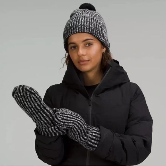 lululemon athletica Accessories - Lululemon Textured Fleece Lined Knit Mittens Merino Wool Cashmere Blend Nwt